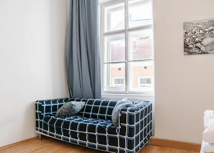 Cozy 3br With Living Near Belvedere Palace * Bécs