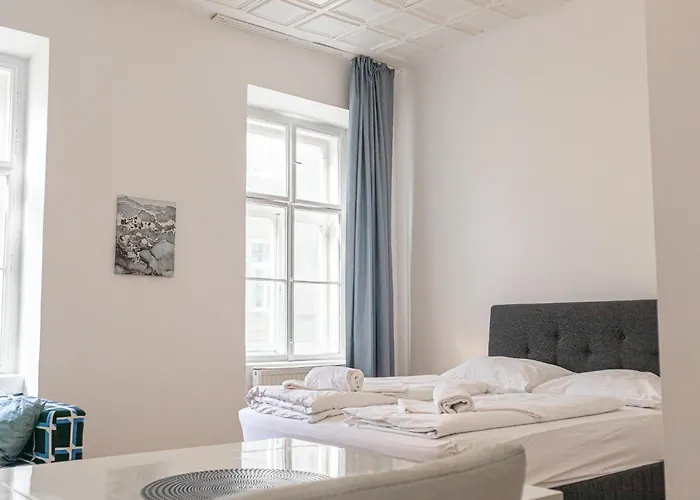 Apartman Cozy 3br With Living Near Belvedere Palace