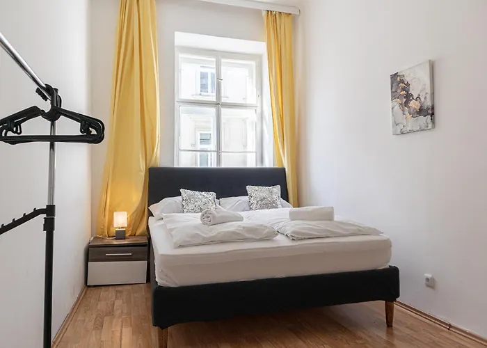 Apartman Cozy 3br With Living Near Belvedere Palace