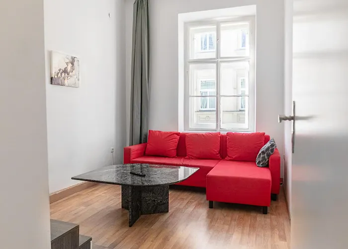 Apartman Cozy 3br With Living Near Belvedere Palace Bécs